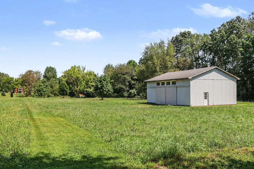 10064 Love Road Assyria Township, MI 49021