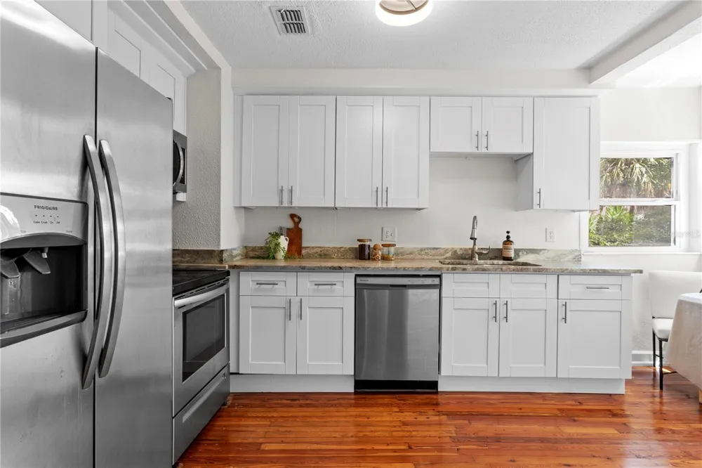 1175 HIGHLAND COURT St Petersburg, FL 33701