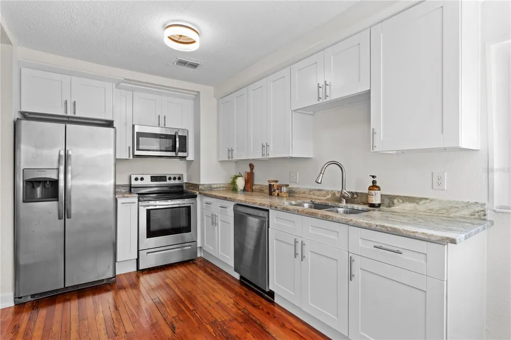 1175 HIGHLAND COURT St Petersburg, FL 33701