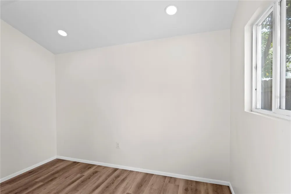 1175 HIGHLAND COURT St Petersburg, FL 33701