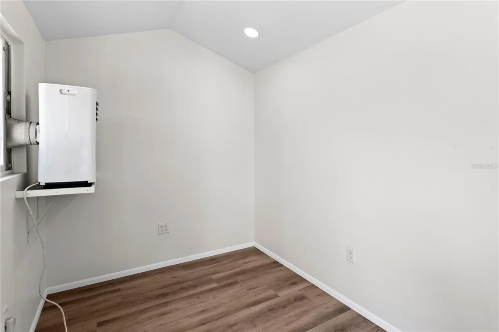 1175 HIGHLAND COURT St Petersburg, FL 33701