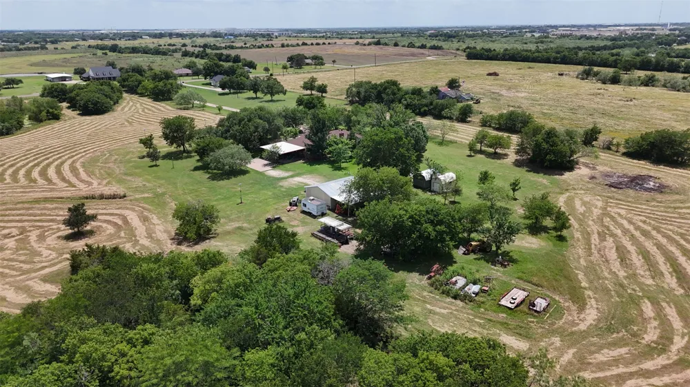 2114 FM 1181 Ennis, TX 75119