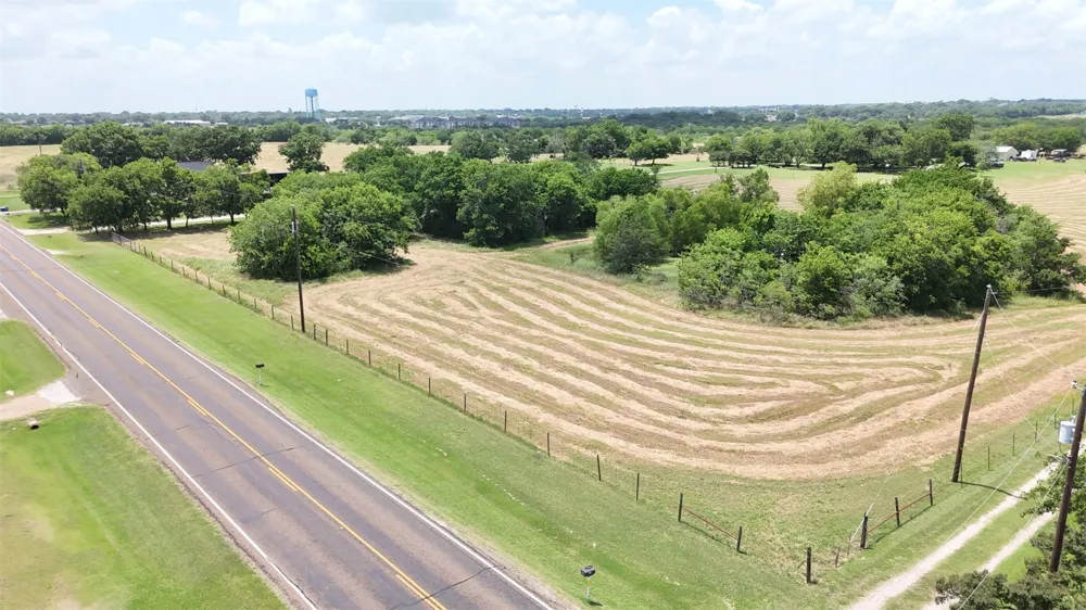 2114 FM 1181 Ennis, TX 75119