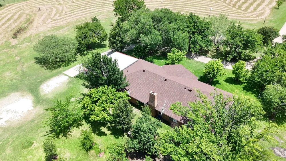 2114 FM 1181 Ennis, TX 75119