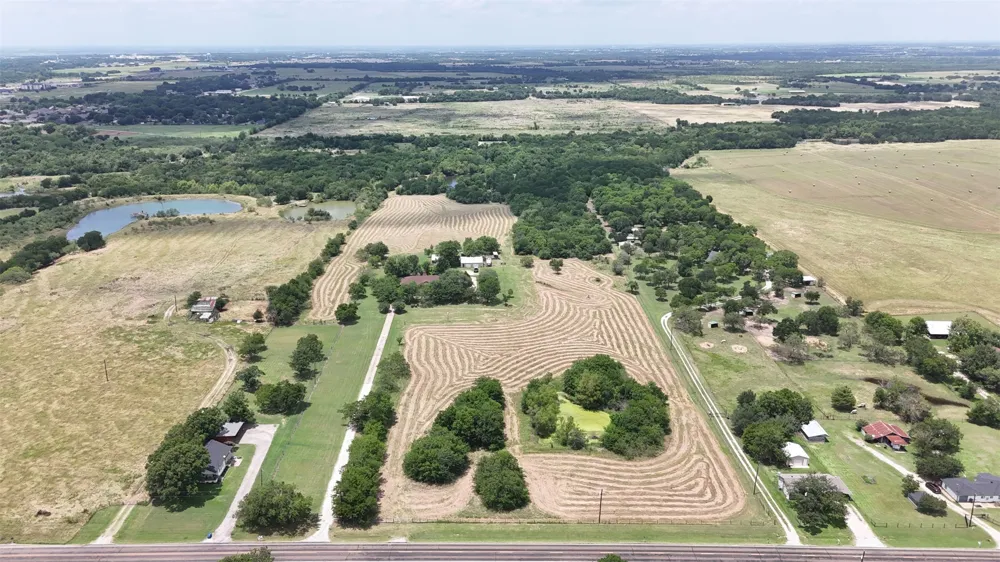 2114 FM 1181 Ennis, TX 75119