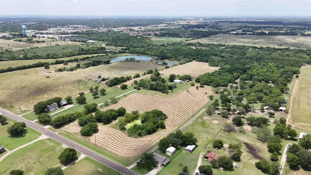 2114 FM 1181 Ennis, TX 75119