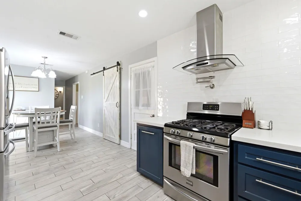 2405 Hillshire Drive Deer Park, TX 77536