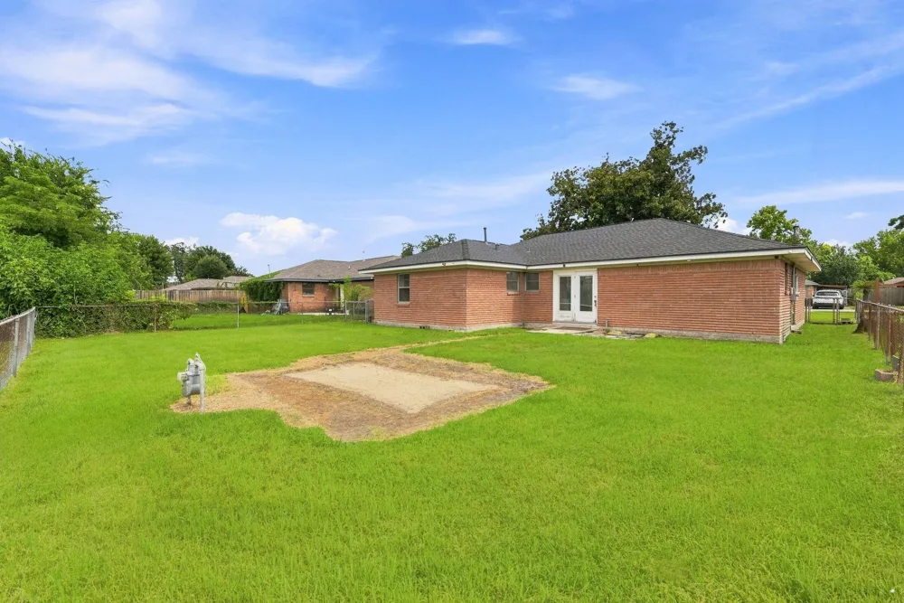 2405 Hillshire Drive Deer Park, TX 77536