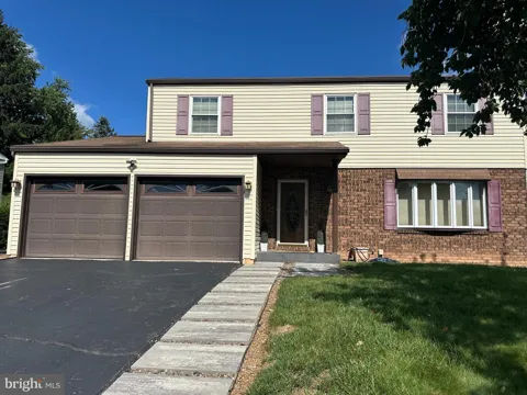 566 THRUSH COURT