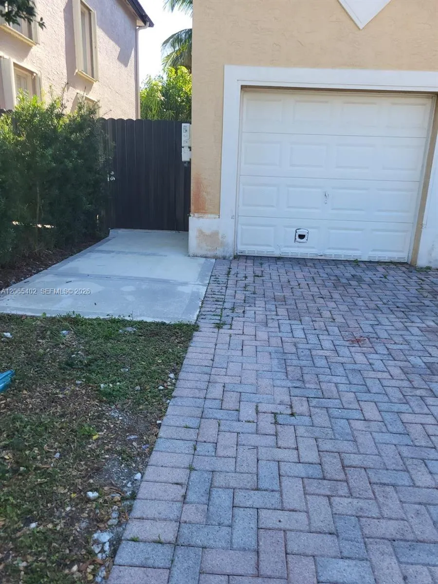 15862 SW 140th St #0 Miami, FL 33196