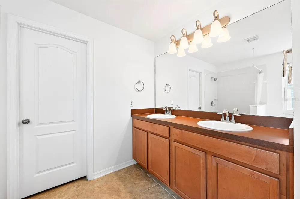 5585 RUTHERFORD PLACE Oviedo, FL 32765