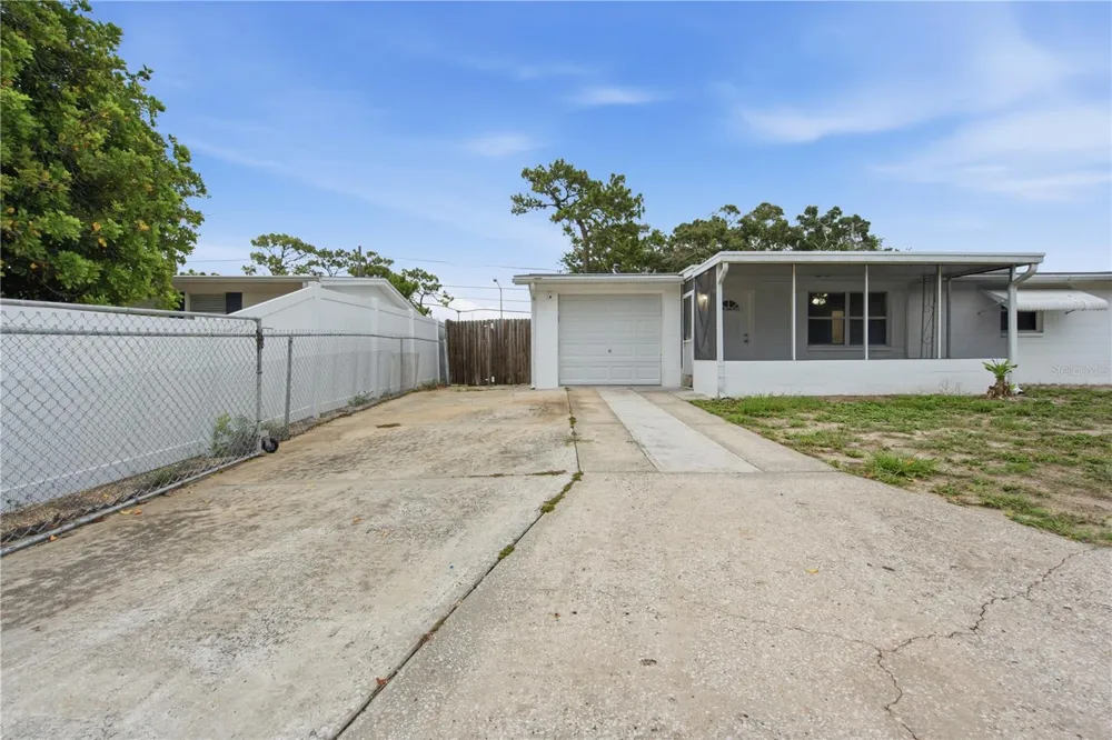 2122 HOLIDAY DRIVE Holiday, FL 34691