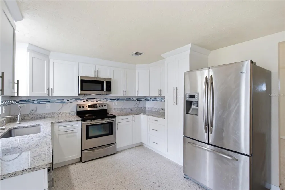 2122 HOLIDAY DRIVE Holiday, FL 34691