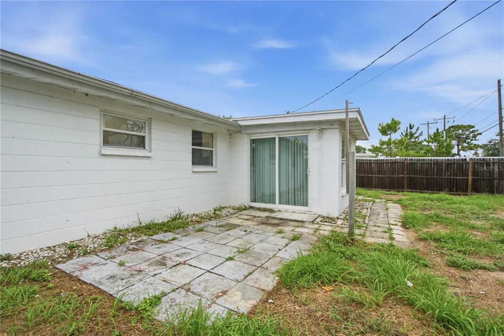 2122 HOLIDAY DRIVE Holiday, FL 34691