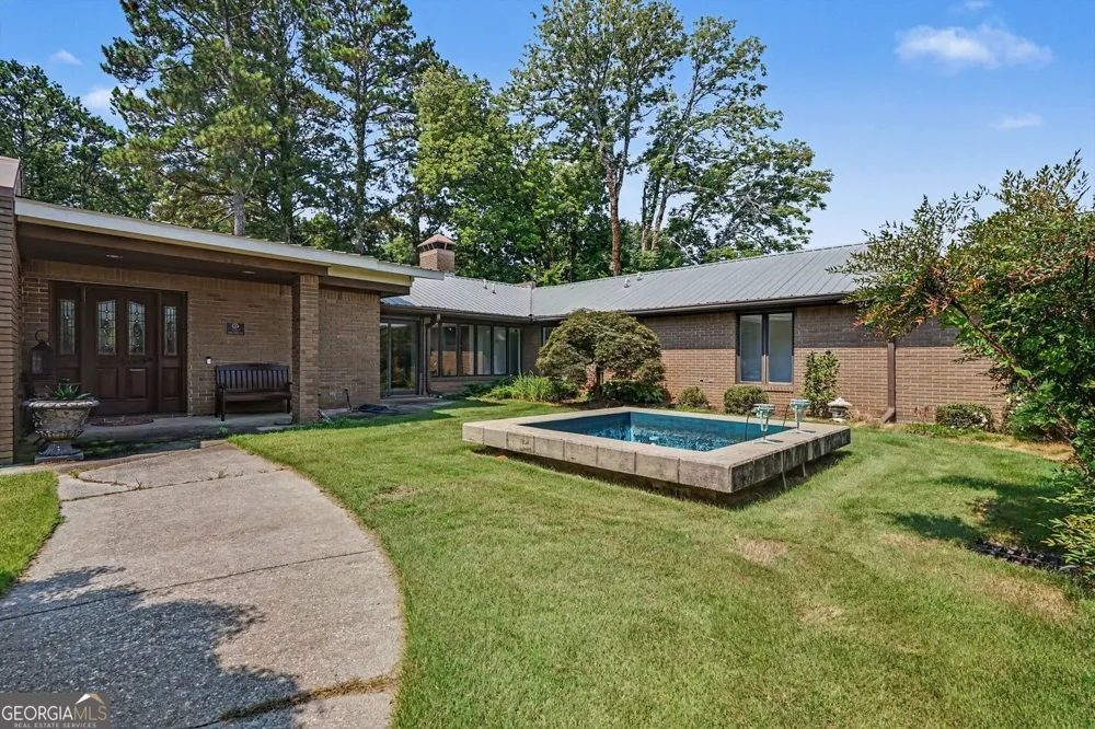2071 W Hightower TRL Conyers, GA 30012