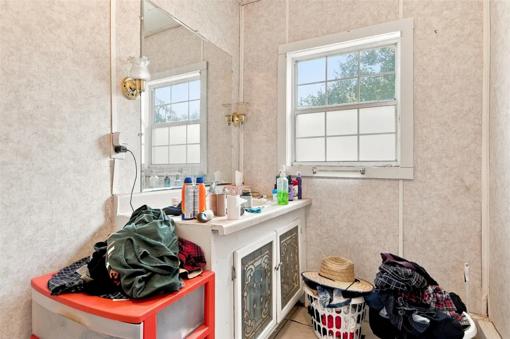 405 NE 4th Street Hubbard, TX 76648