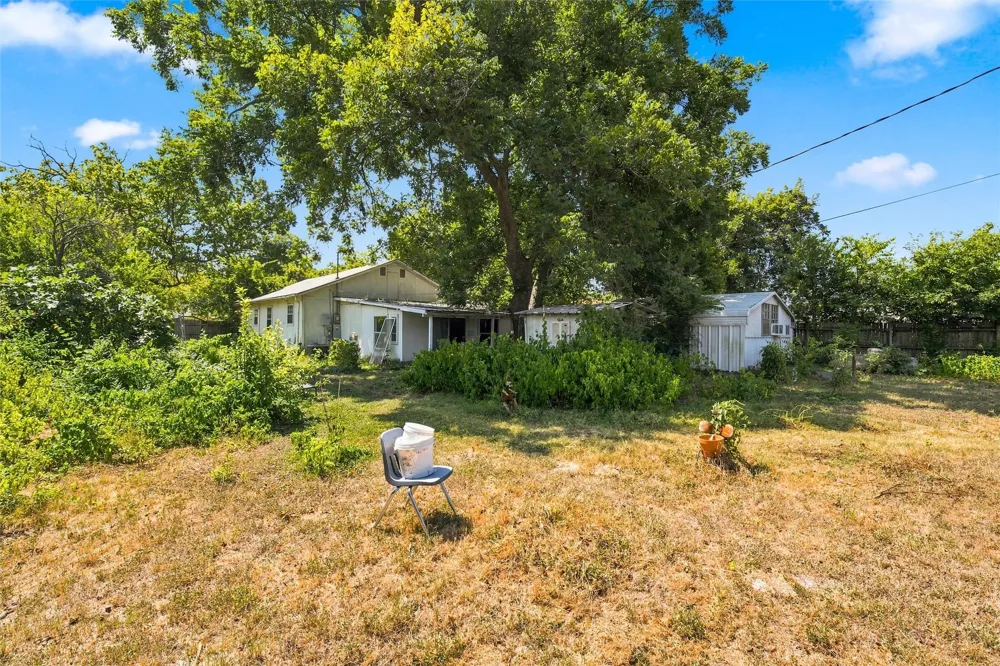 405 NE 4th Street Hubbard, TX 76648