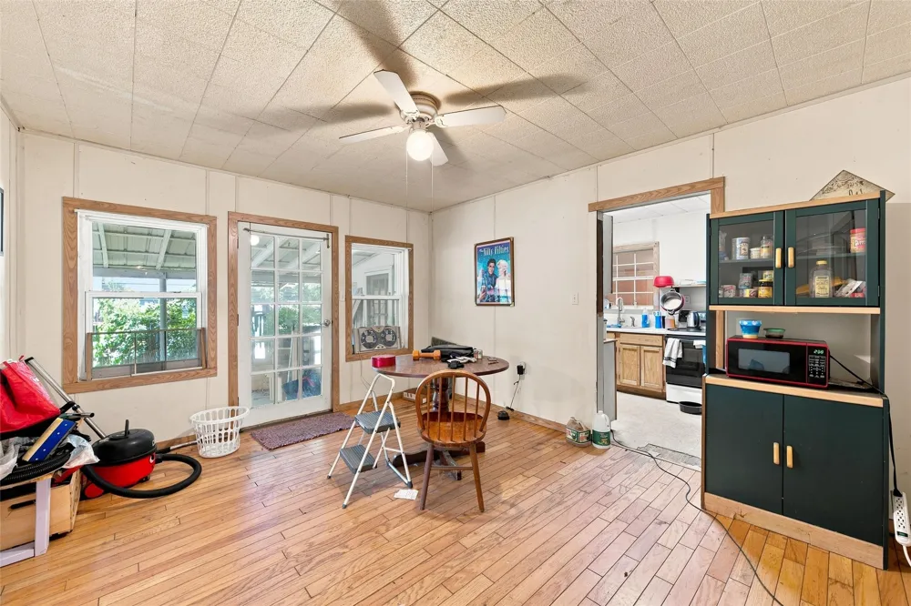405 NE 4th Street Hubbard, TX 76648