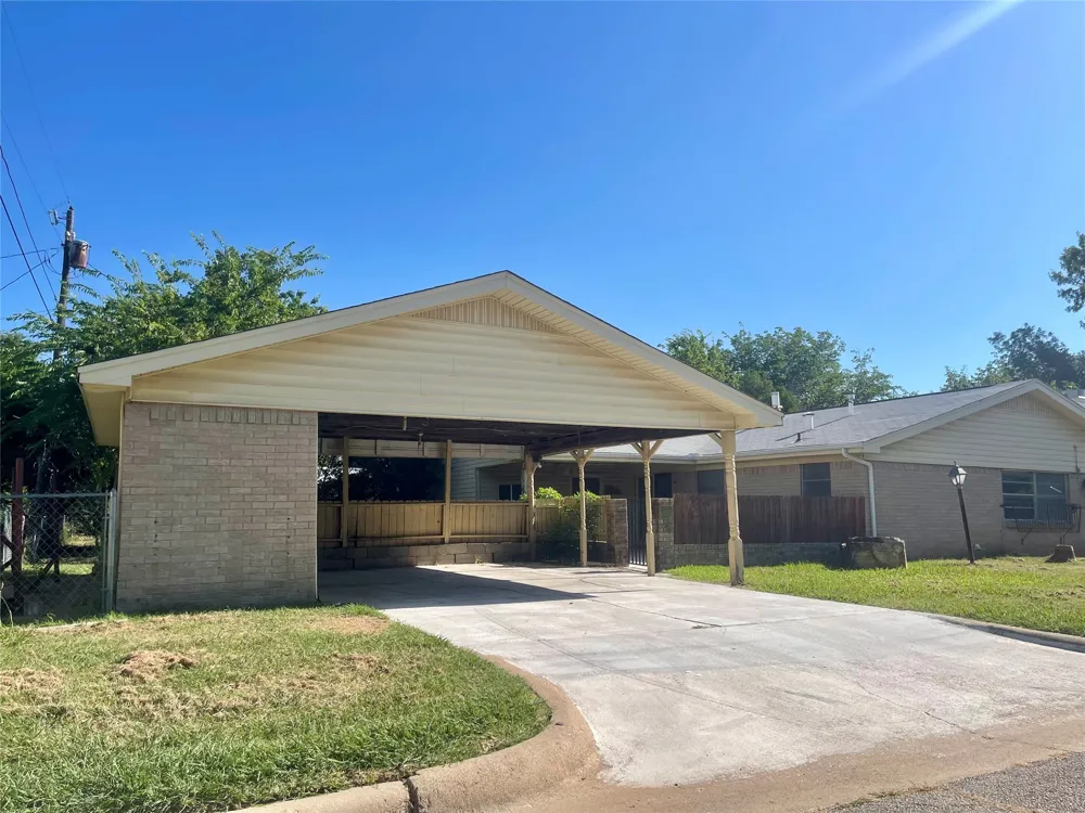 2110 SE 25th Avenue Mineral Wells, TX 76067