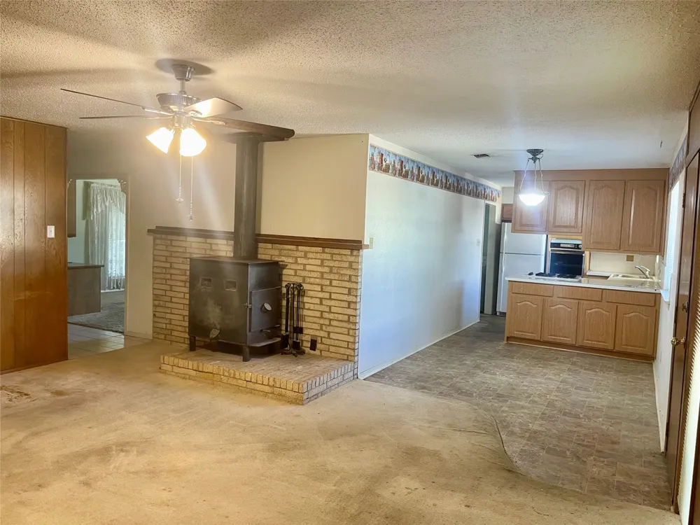 2110 SE 25th Avenue Mineral Wells, TX 76067