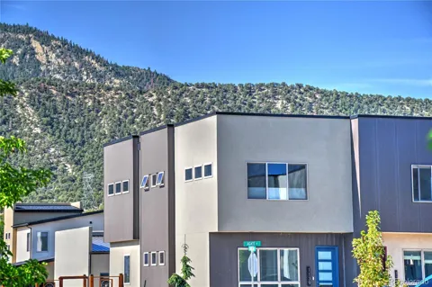 1139 Agate Lane
