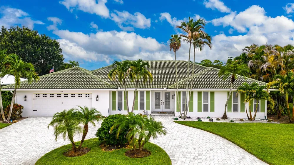 3273 SE FAIRWAY E Stuart, FL 34997