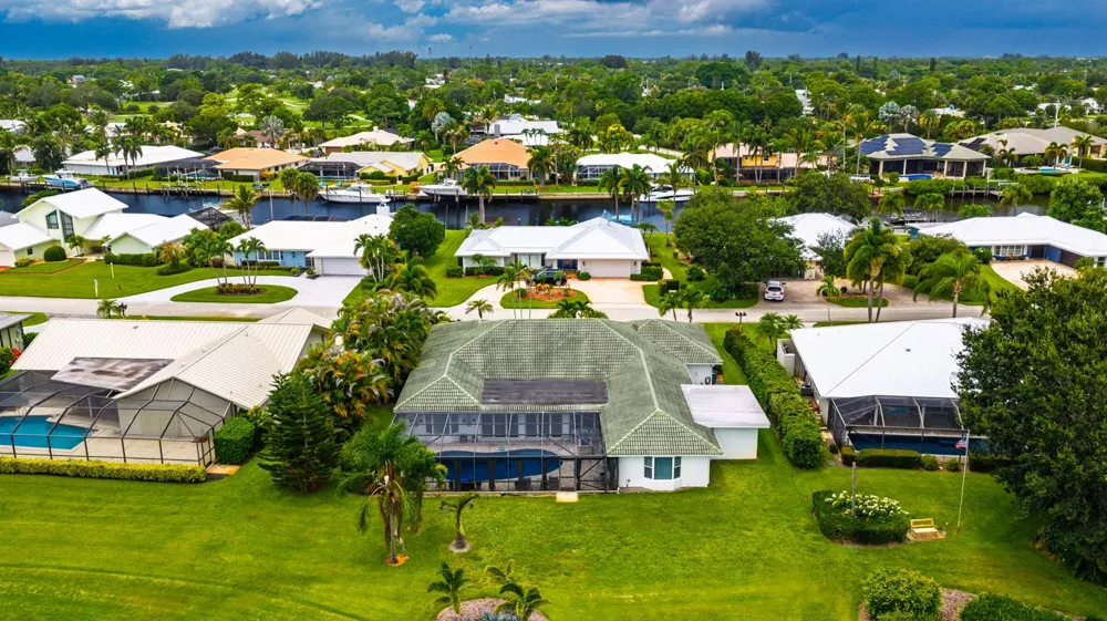 3273 SE FAIRWAY E Stuart, FL 34997