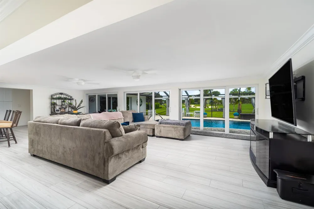 3273 SE FAIRWAY E Stuart, FL 34997