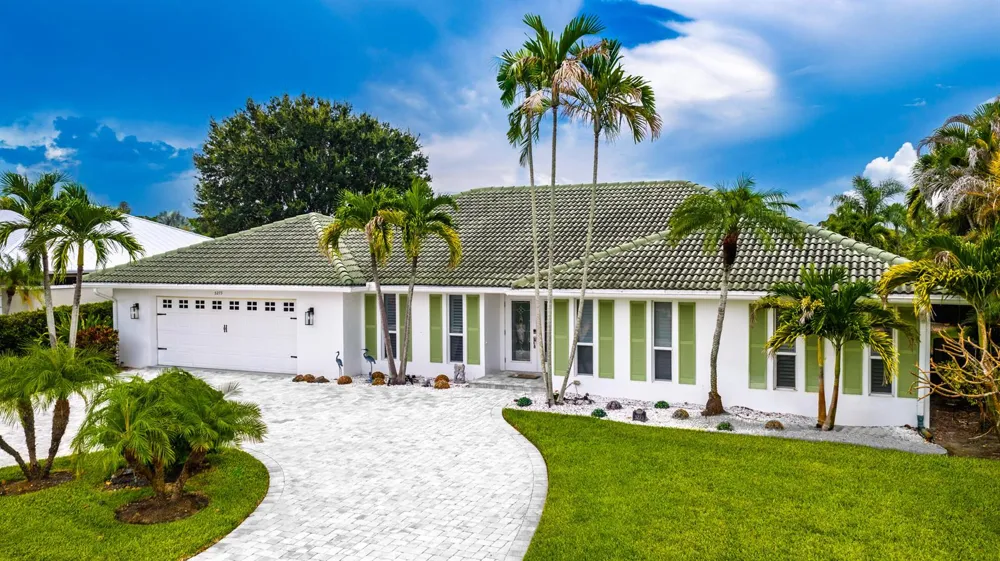 3273 SE FAIRWAY E Stuart, FL 34997