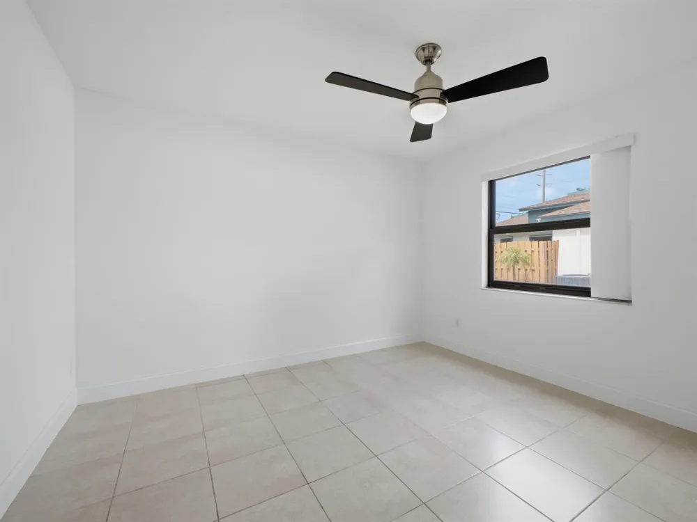 1110 Manor Drive Palm Springs, FL 33461