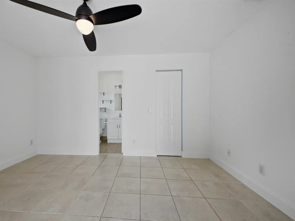 1110 Manor Drive Palm Springs, FL 33461