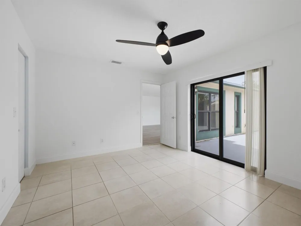 1110 Manor Drive Palm Springs, FL 33461