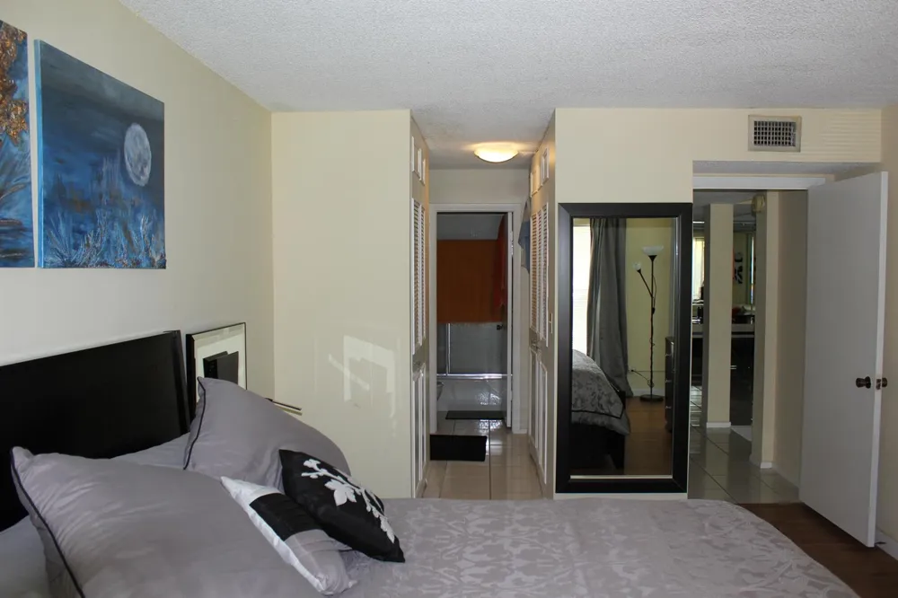 3660 INVERRARY DRIVE #3V Lauderhill, FL 33319