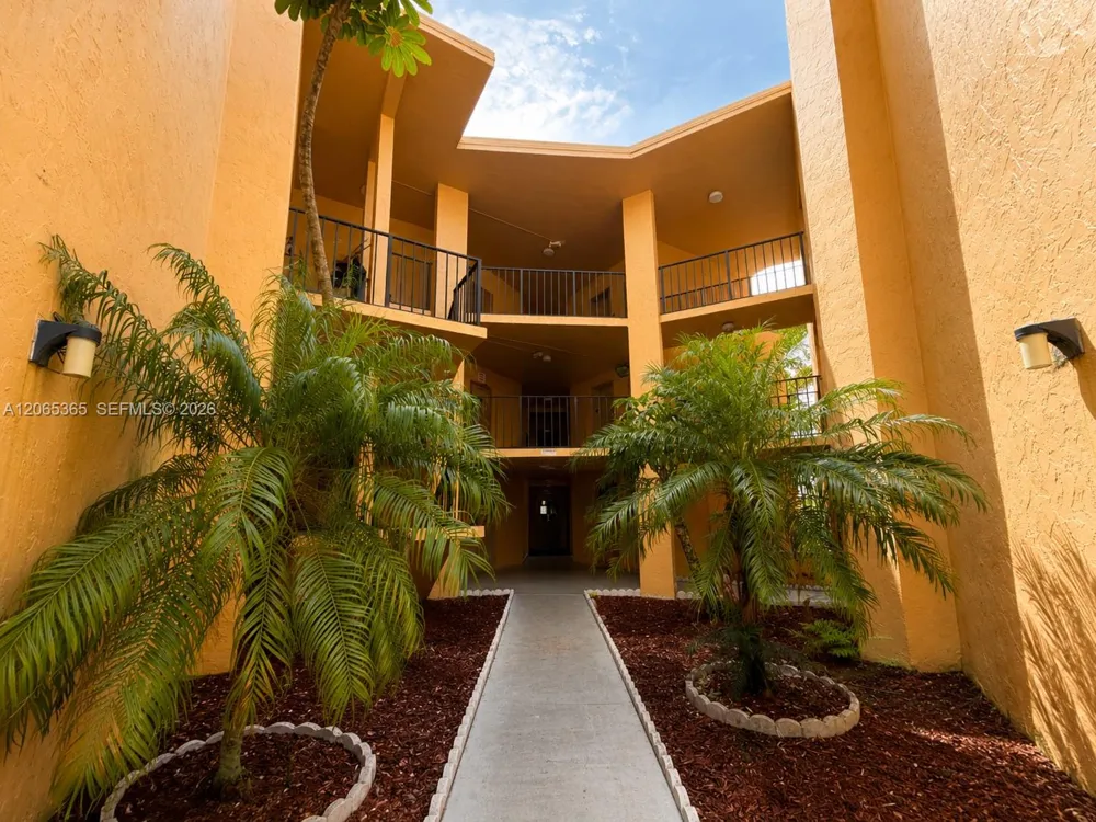 4384 NW 9th Ave #18-2A Deerfield Beach, FL 33064