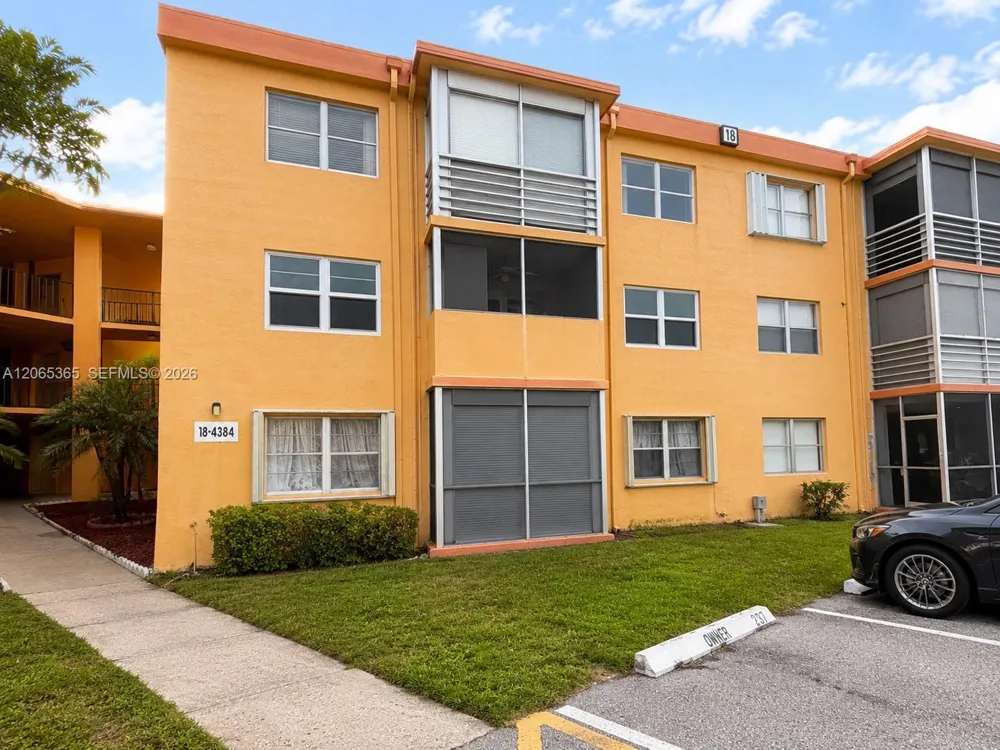 4384 NW 9th Ave #18-2A Deerfield Beach, FL 33064