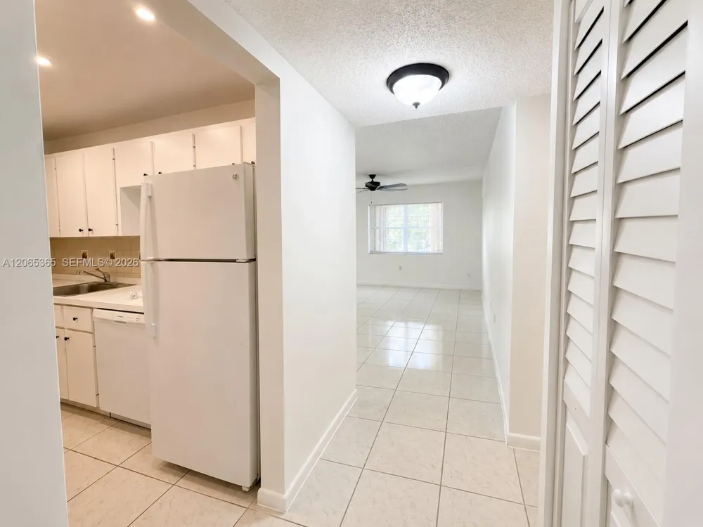 4384 NW 9th Ave #18-2A Deerfield Beach, FL 33064