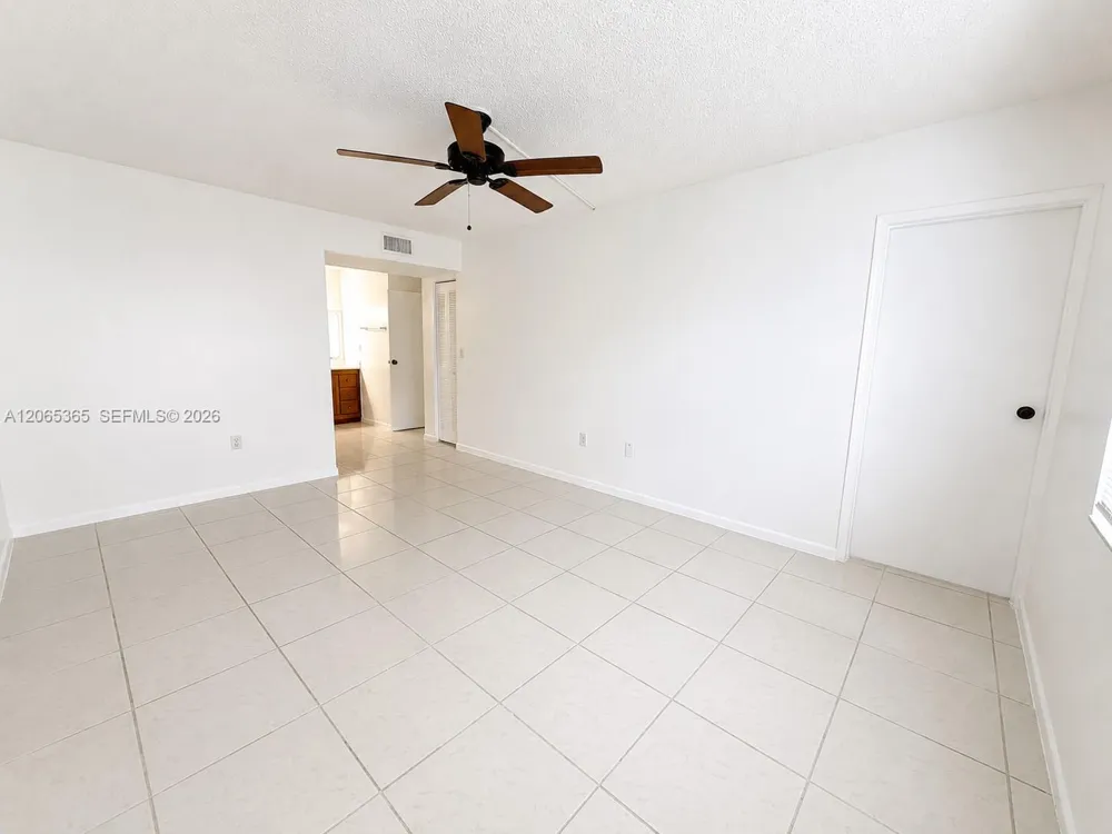 4384 NW 9th Ave #18-2A Deerfield Beach, FL 33064