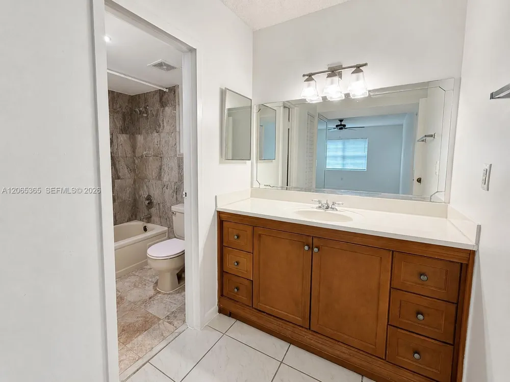 4384 NW 9th Ave #18-2A Deerfield Beach, FL 33064