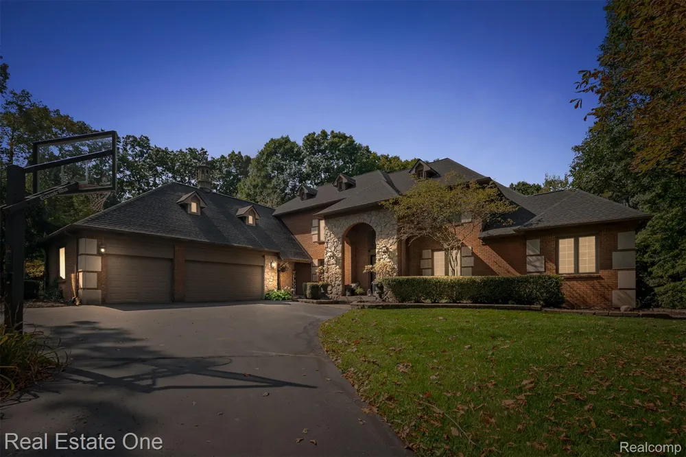 7798 Fieldstone Ridge Independence Charter Township, MI 48348