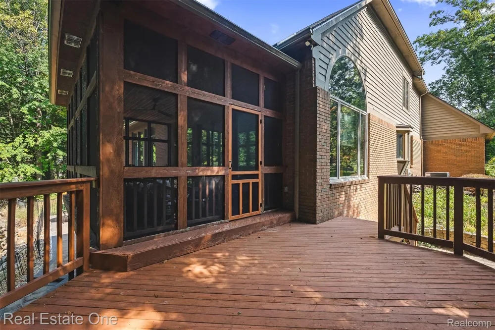 7798 Fieldstone Ridge Independence Charter Township, MI 48348