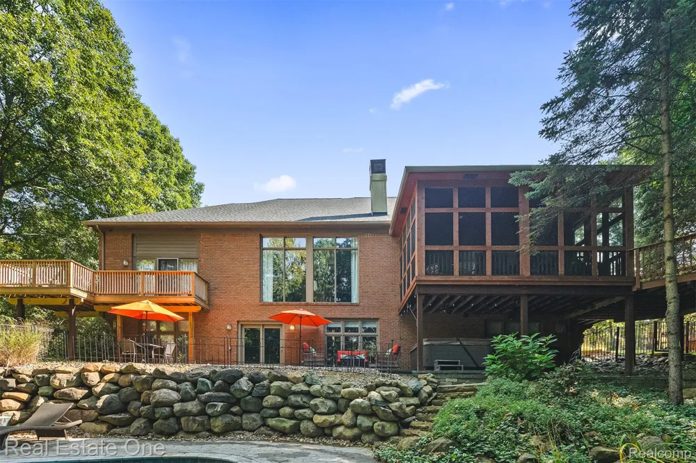 7798 Fieldstone Ridge Independence Charter Township, MI 48348