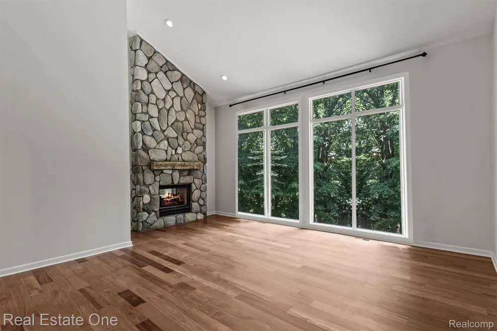 7798 Fieldstone Ridge Independence Charter Township, MI 48348