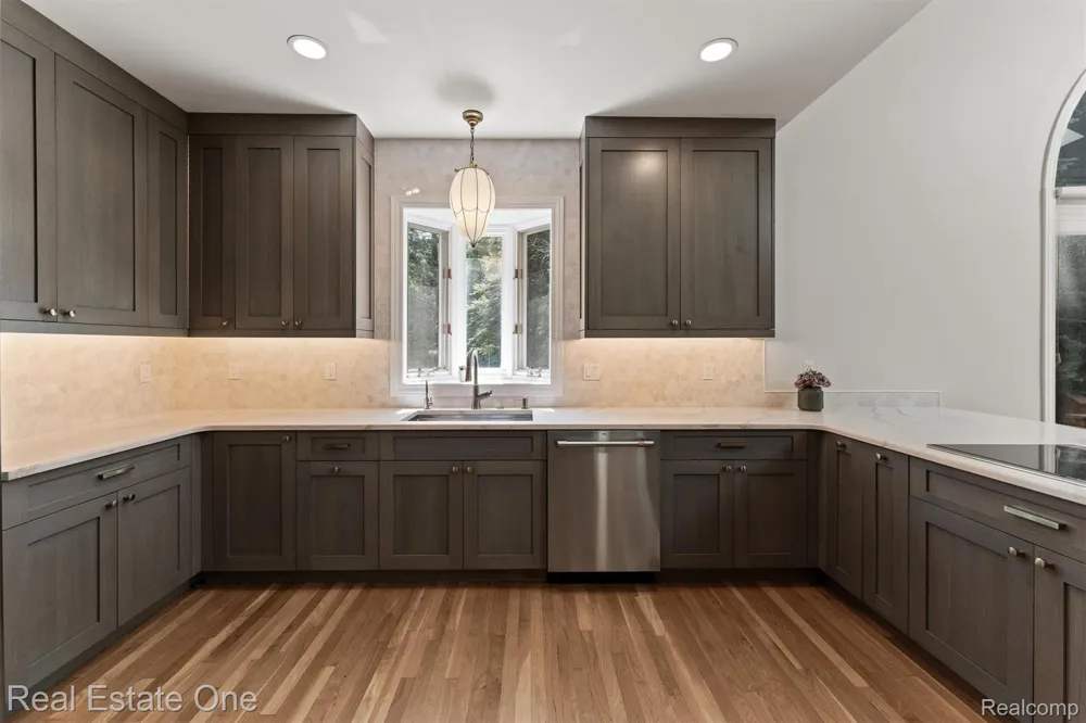 7798 Fieldstone Ridge Independence Charter Township, MI 48348