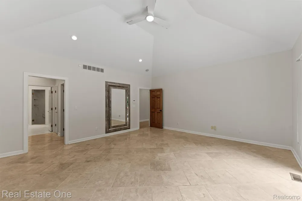 7798 Fieldstone Ridge Independence Charter Township, MI 48348