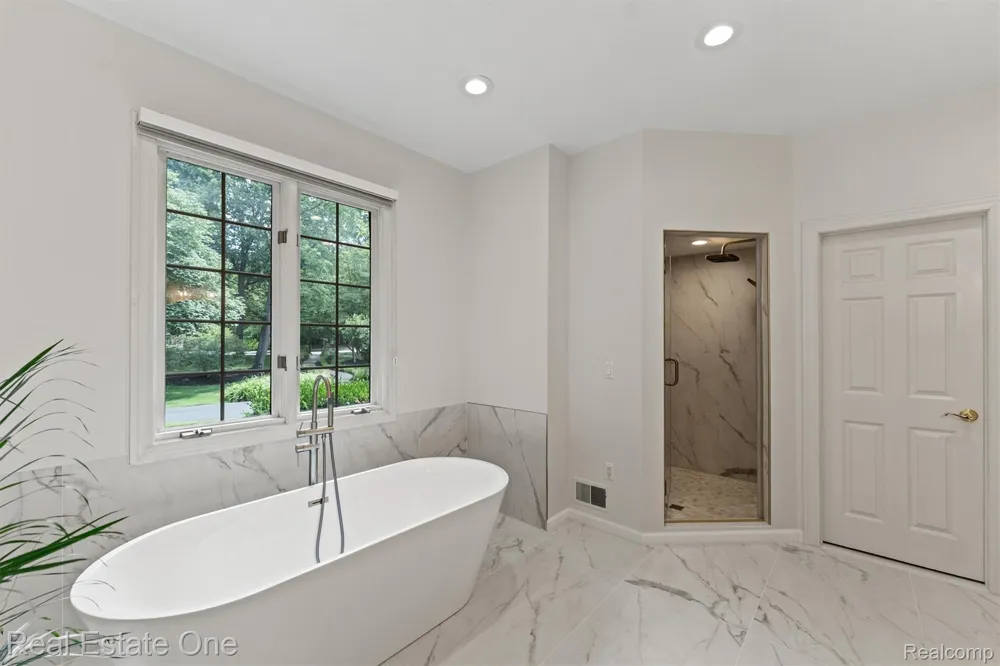 7798 Fieldstone Ridge Independence Charter Township, MI 48348