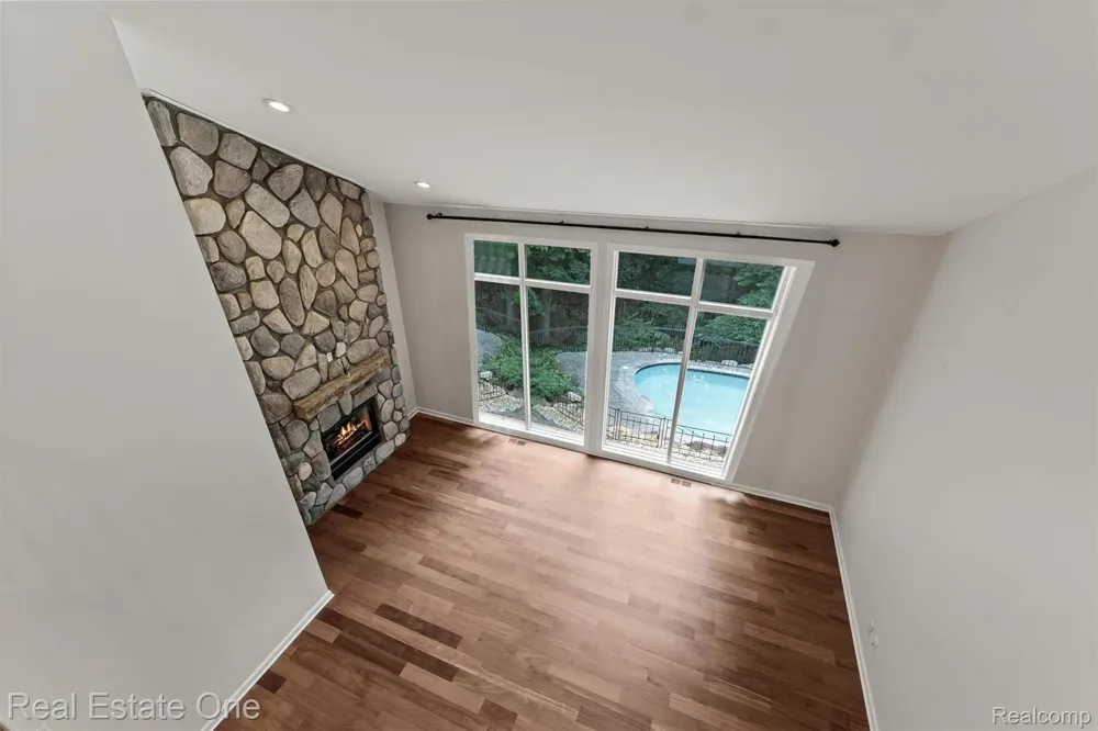 7798 Fieldstone Ridge Independence Charter Township, MI 48348