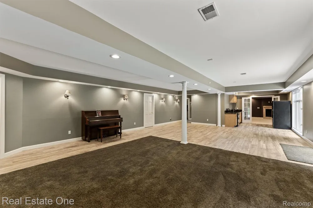 7798 Fieldstone Ridge Independence Charter Township, MI 48348