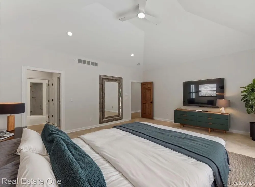 7798 Fieldstone Ridge Independence Charter Township, MI 48348