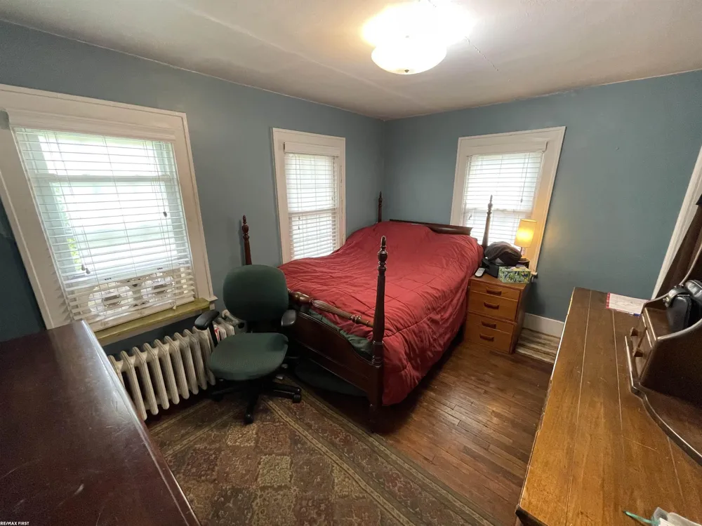 26689 Elm Street Roseville City, MI 48066