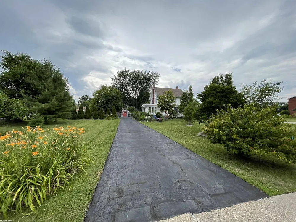 26689 Elm Street Roseville City, MI 48066